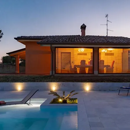 California 6, Emma Vila Saludecio