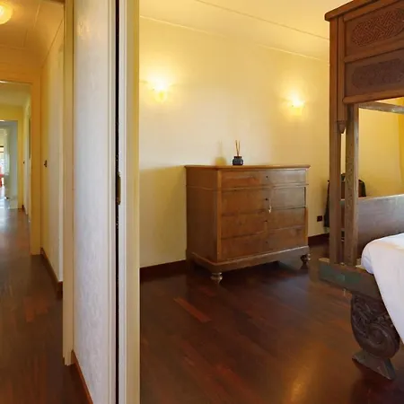 California 6, Emma Vila Saludecio