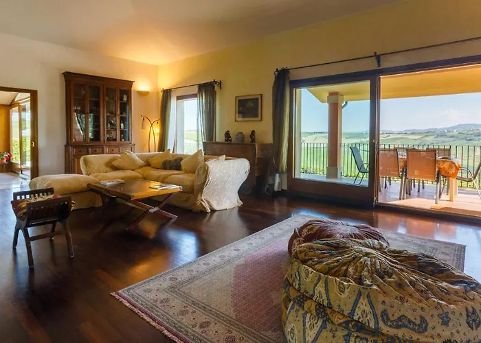 Willa California 6, Emma Saludecio