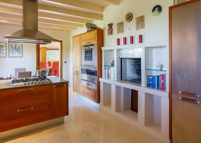 Willa California 6, Emma *