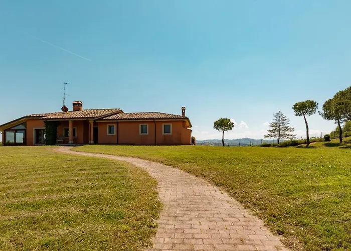 Willa California 6, Emma Saludecio