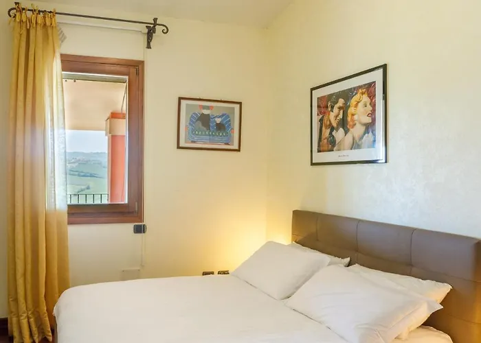 California 6, Emma Villa *